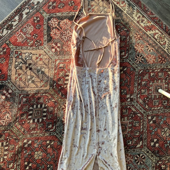 Mid length pink velvet dress with strappy open back - Picture 2 of 2